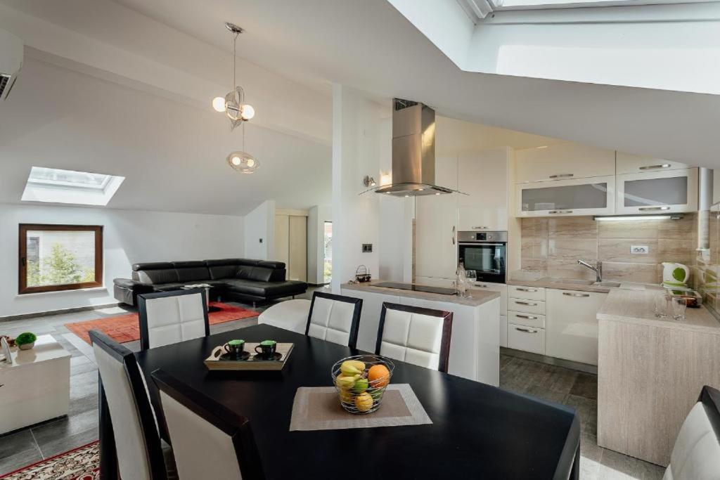 Apartments Joy Herceg Novi Luaran gambar