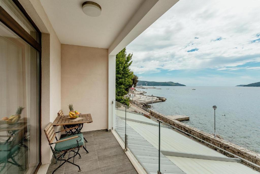 Apartments Joy Herceg Novi Luaran gambar